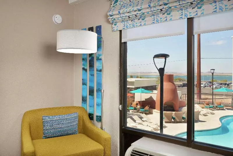 اتاق استاندارد با چشمانداز دریاچه, Hampton Inn Lake Havasu City
