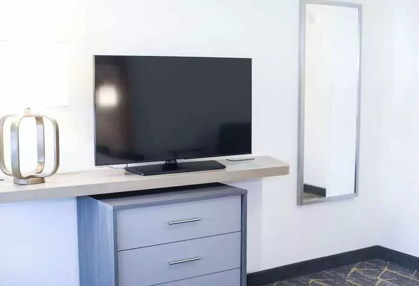 スイート, Holiday Inn & Suites St. Cloud By Ihg