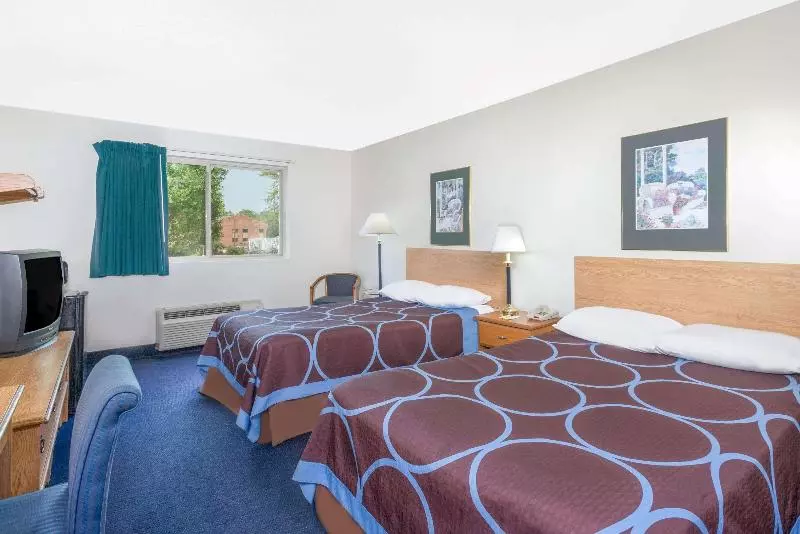 キングサイズベッドのスタンダードルーム, Holiday Inn Harrisburg I 81 Hershey Area, An Ihg