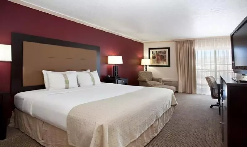キングサイズベッドのスタンダードルーム, Holiday Inn Rock Springs, An Ihg