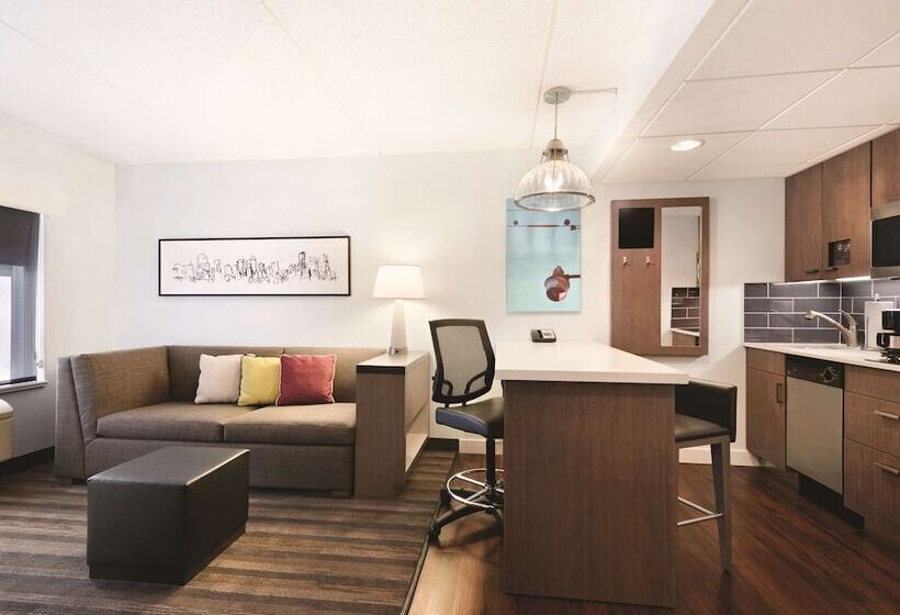 Люкс, Clt Sky Suites