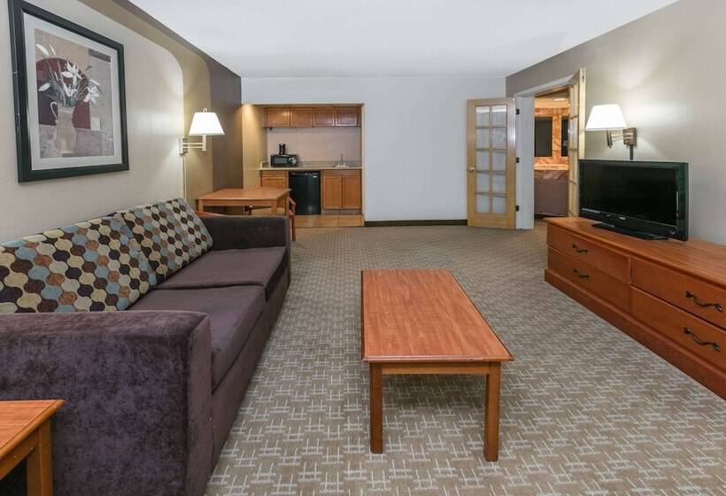 Номер Стандарт 2 Двуспальные Кровати, Ramada By Wyndham Odessa Near University Of Texas Permian
