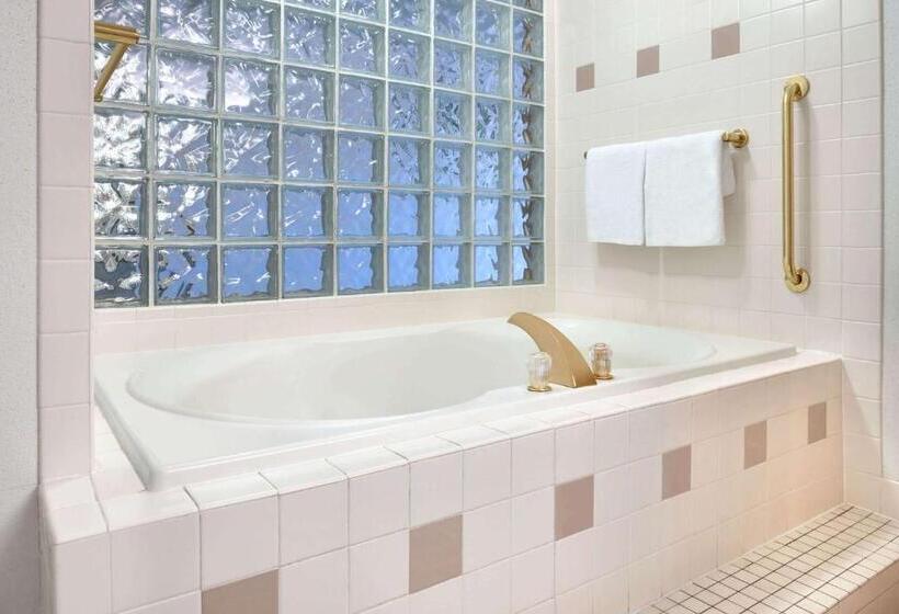 غرفة ديلوكس سرير كينج, Travelodge By Wyndham Zanesville