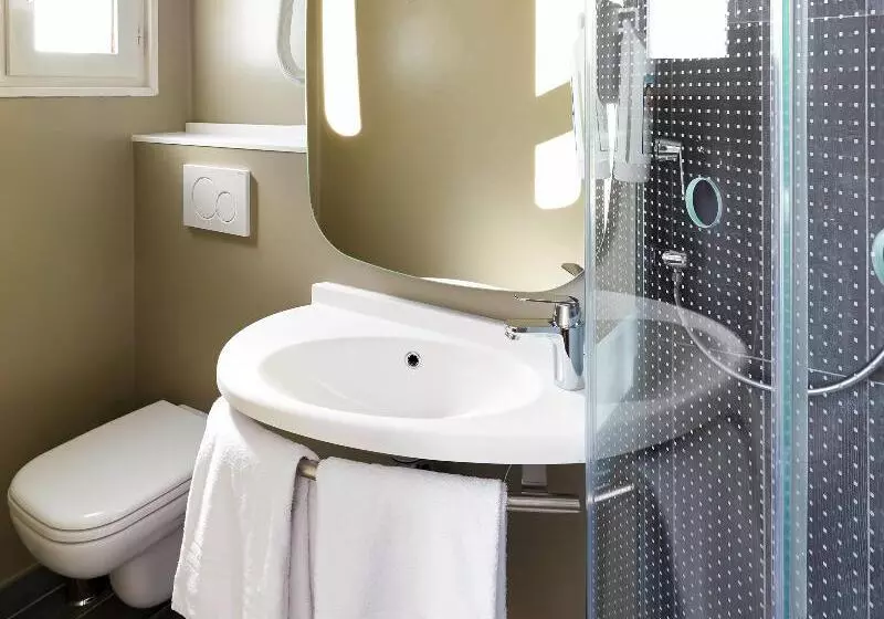 اتاق استاندارد با تخت بزرگ, Hampton Inn By Hilton Los Angeles Airport