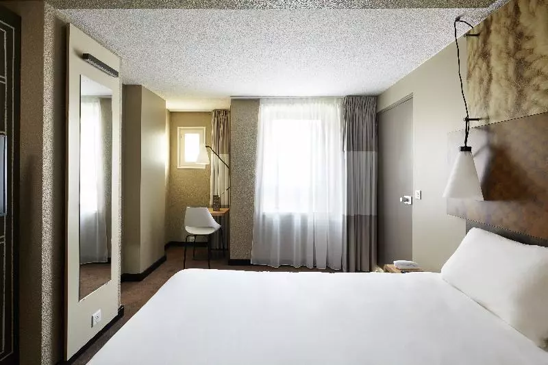 اتاق استاندارد با تخت بزرگ, Hampton Inn By Hilton Los Angeles Airport