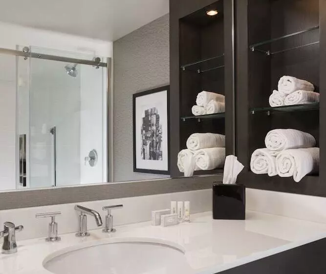 スイート, Courtyard By Marriott Minneapolis Downtown