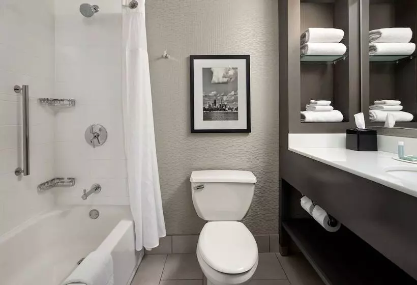 スイート, Courtyard By Marriott Minneapolis Downtown