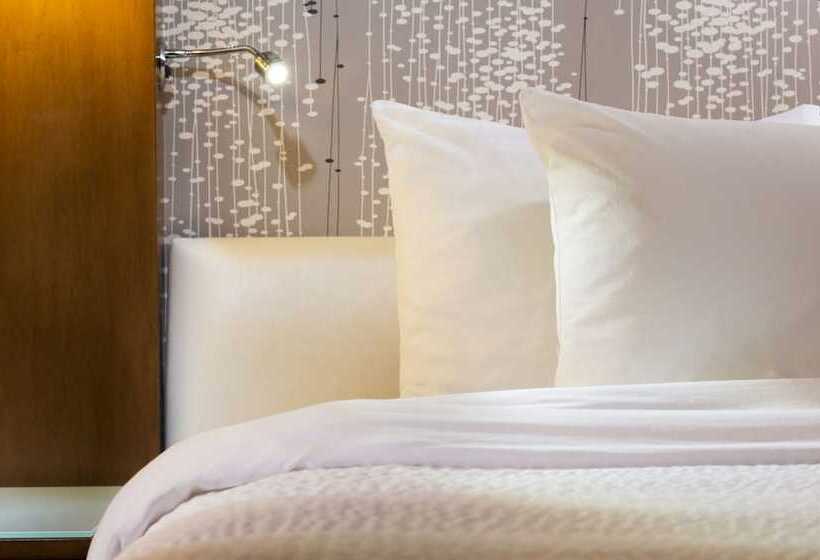 스위트, Courtyard By Marriott Minneapolis Downtown