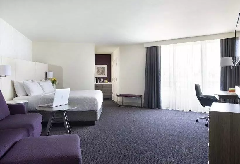 اتاق پرمیوم, Crowne Plaza Atlanta Perimeter At Ravinia, An Ihg