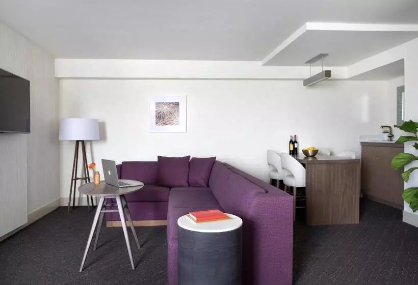سوئیت جونیور با تخت بزرگ, Crowne Plaza Atlanta Perimeter At Ravinia, An Ihg