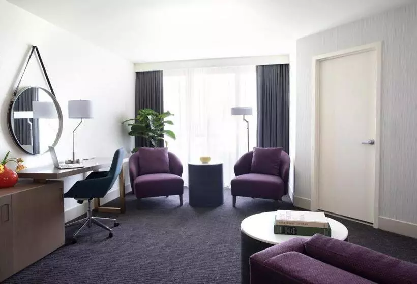 سوئیت جونیور با تخت بزرگ, Crowne Plaza Atlanta Perimeter At Ravinia, An Ihg