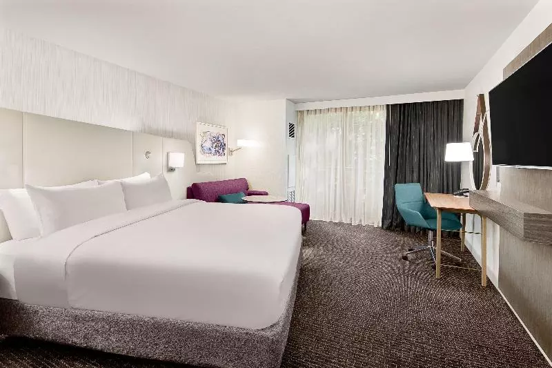 اتاق استاندارد با تخت بزرگ برای معلولان, Crowne Plaza Atlanta Perimeter At Ravinia, An Ihg
