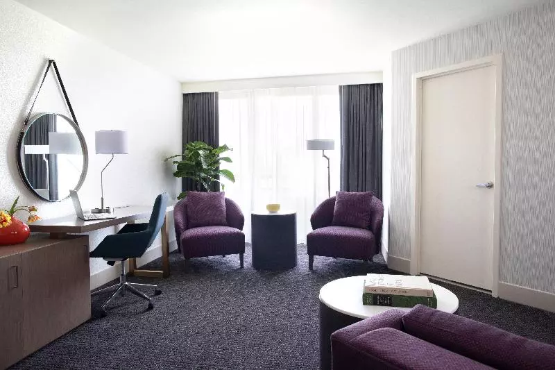سوئیت جونیور با تخت بزرگ, Crowne Plaza Atlanta Perimeter At Ravinia, An Ihg