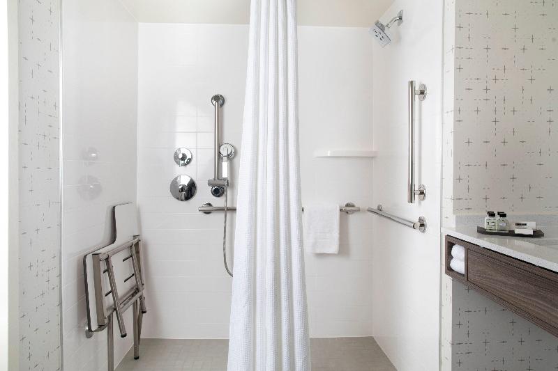 스탠다드 룸, Crowne Plaza Atlanta Perimeter At Ravinia, An Ihg