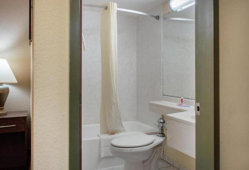 Номер Стандарт 2 Двуспальные Кровати, Econo Lodge Inn And Suites