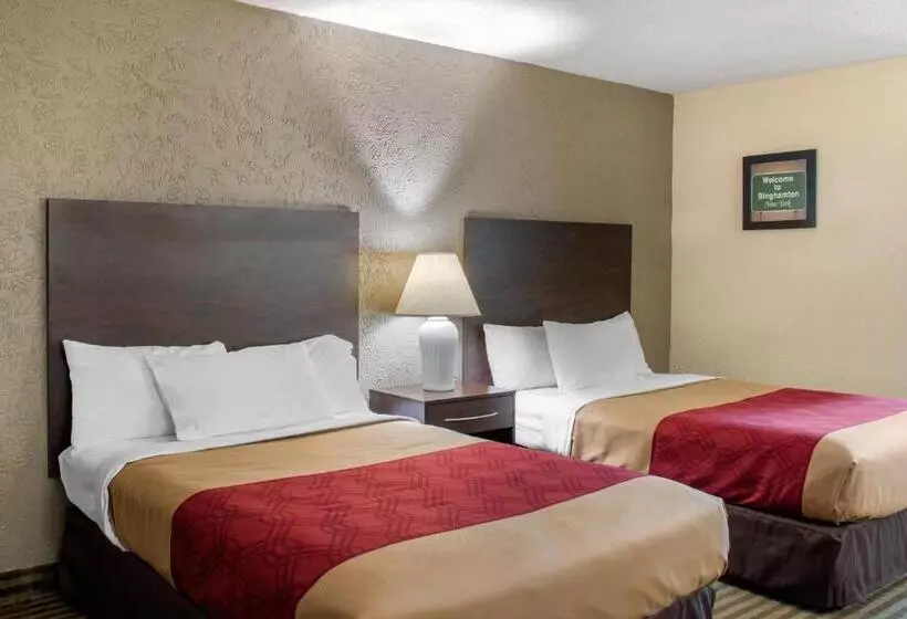 ２ダブルベッドのスタンダードルーム, Econo Lodge Inn And Suites