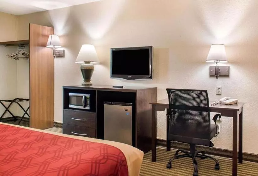 キングサイズベッドのスタンダードルーム, Econo Lodge Inn And Suites