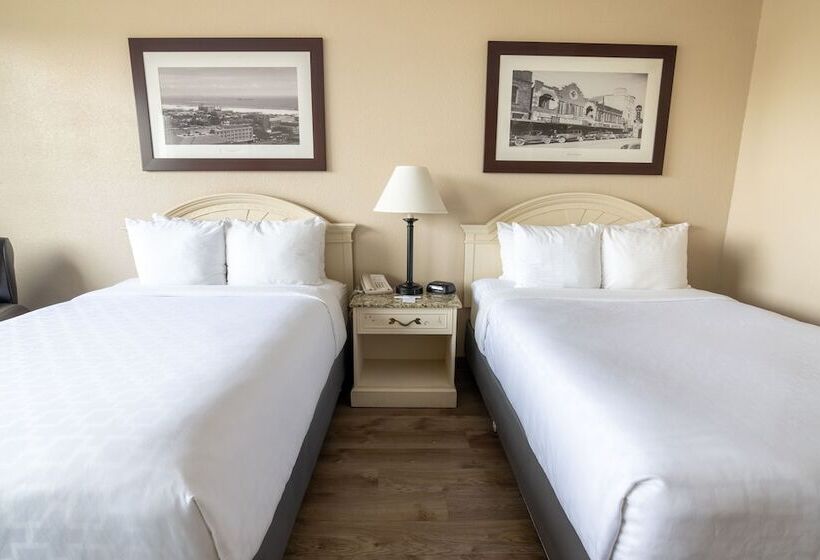 غرفه قياسيه سريرين مزدوجين, Emerald Beach Hotel Corpus Christi