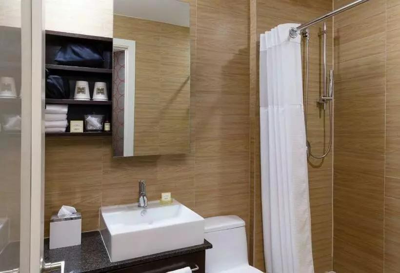 Superior-huone King-vuode, The Empire Hotel New York