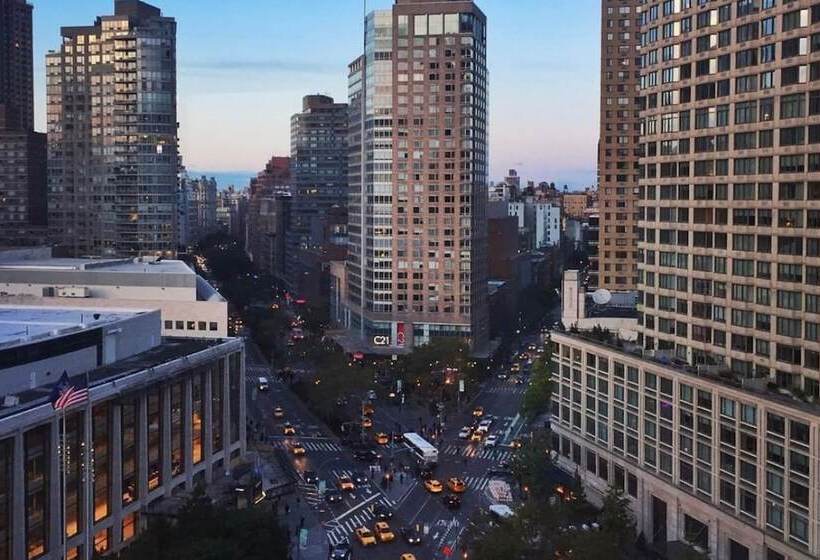 سوییت جونیور, The Empire Hotel New York