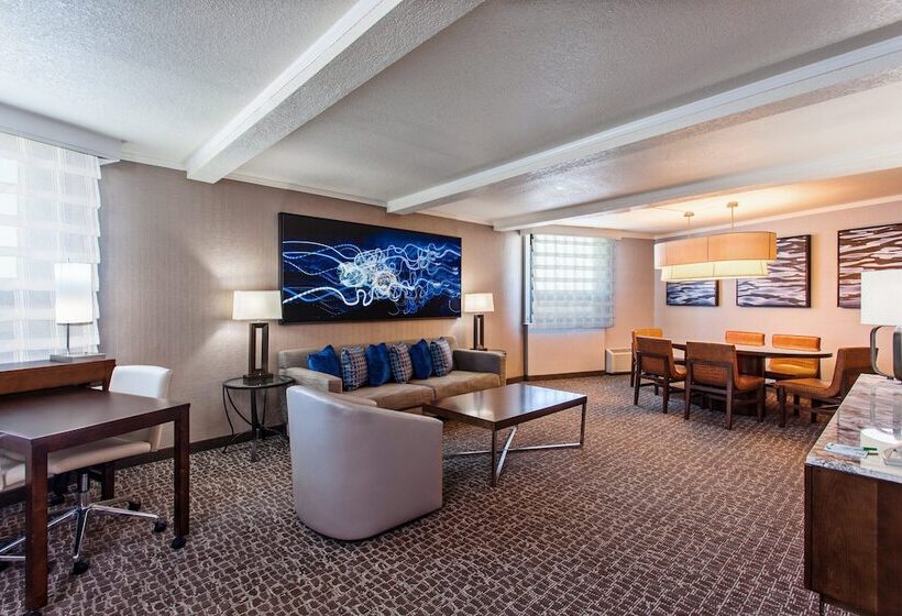 جناح, Holiday Inn Long Beach   Airport, An Ihg