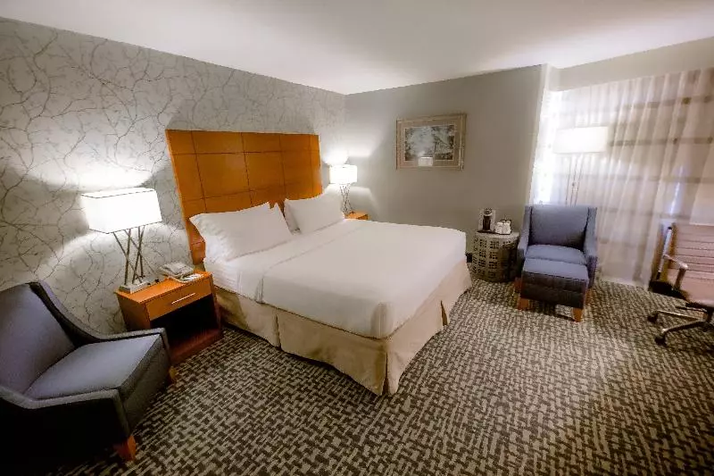 سوئیت برای معلولان, Holiday Inn Raleigh Downtown, An Ihg