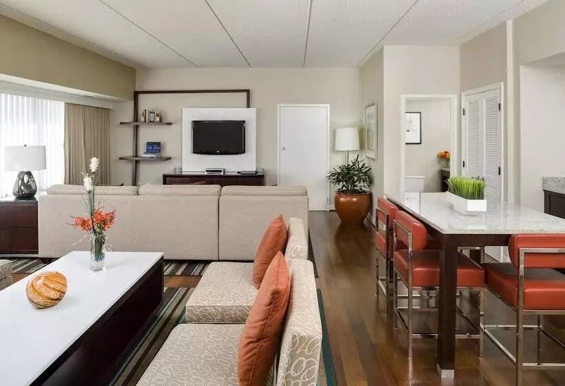 スイート, Hyatt Regency Suites Atlanta Northwest