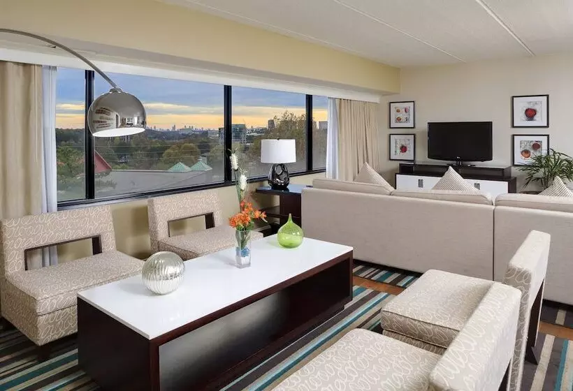 スイート, Hyatt Regency Suites Atlanta Northwest