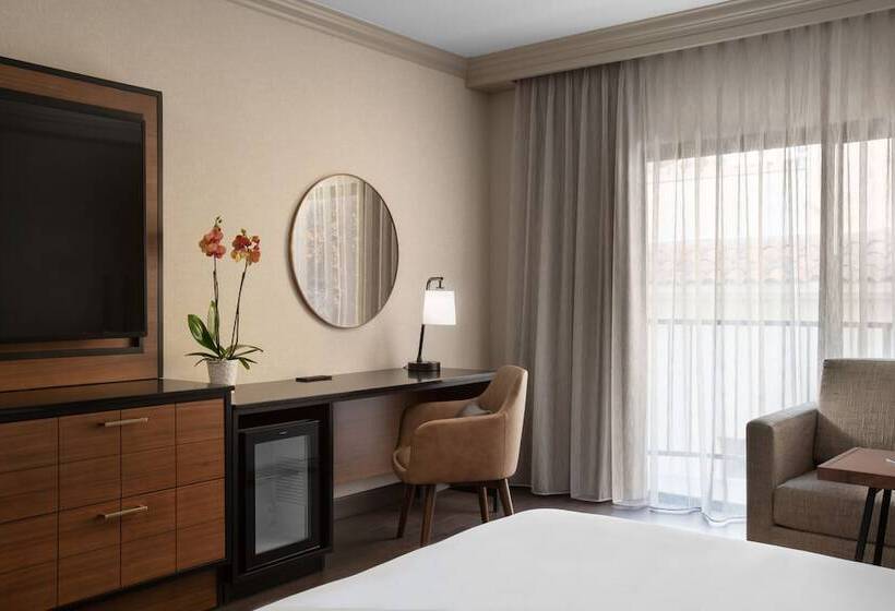 스위트, Hyatt Regency Westlake