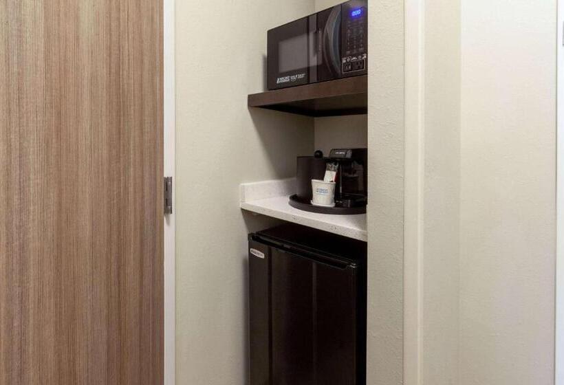 Номер Стандарт, La Quinta Inn & Suites By Wyndham Middletown