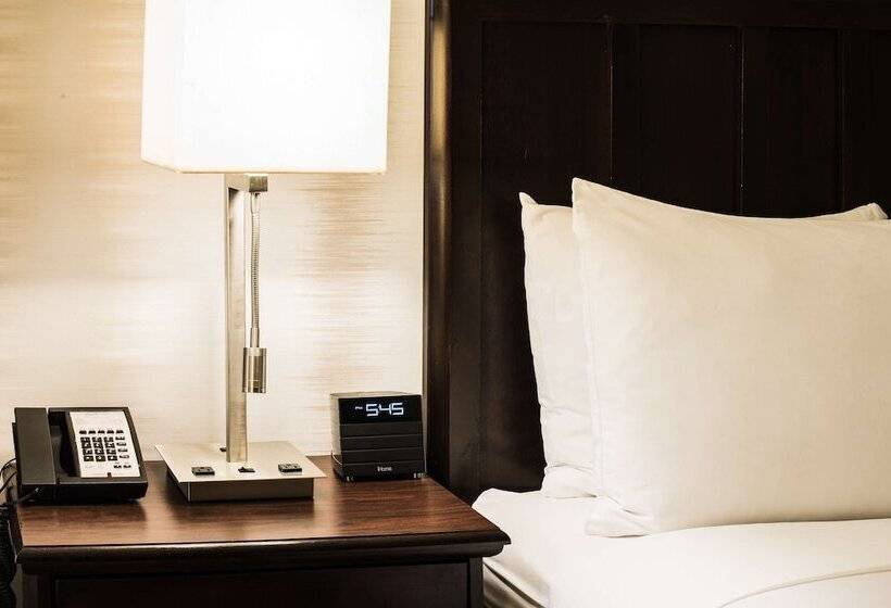 ２ダブルベッドのスタンダードルーム, Radisson Hotel Fort Worth North Fossil Creek