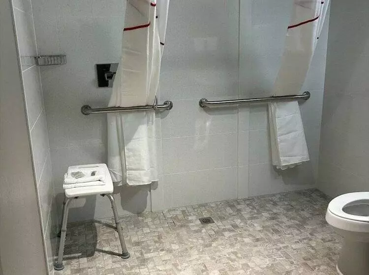 身障者適用スーペリアールーム, Red Roof Inn Norwich