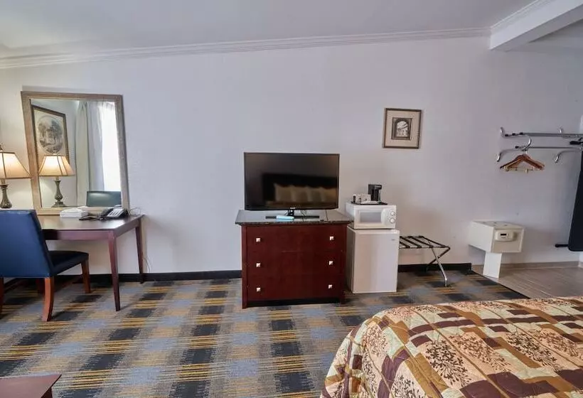 キングサイズベッドのデラックスルーム, Riverview Inn & Suites