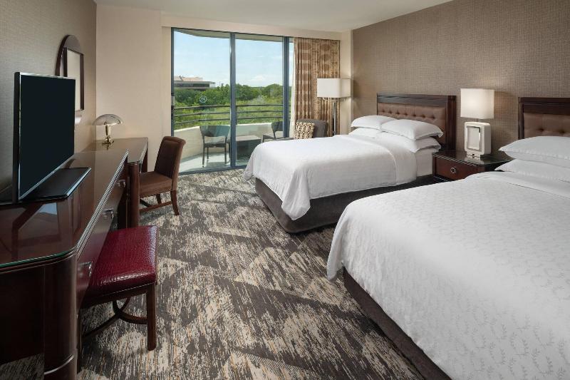Номер Клуб, Sheraton Tampa Brandon