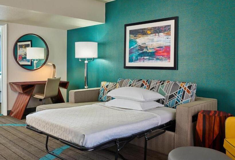 سوئیت کلاب, Sheraton Tucson Hotel & Suites