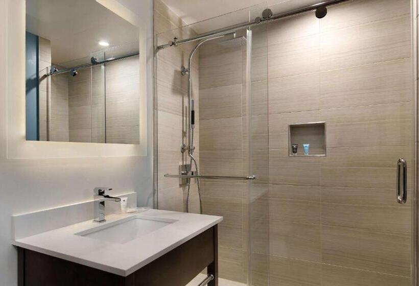 キングサイズベッドのスタンダードルーム, The Cove