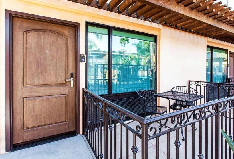 キングサイズベッドのスタンダードルーム, The Cove