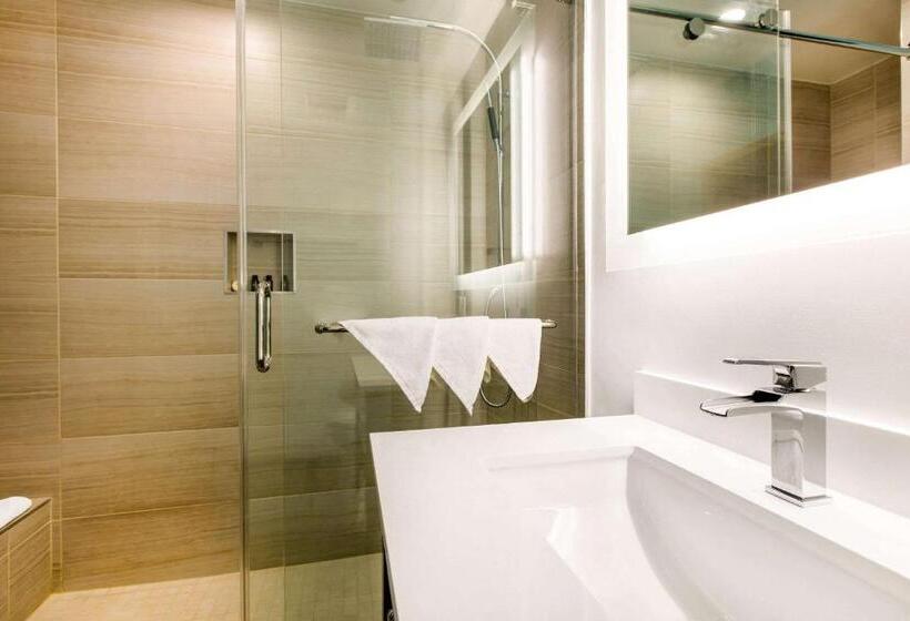 キングサイズベッドのデラックスルーム, The Cove