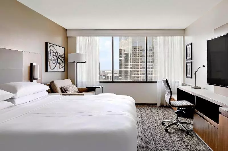 キングサイズベッドのスタンダードルーム, Houston Marriott Medical Center/museum District
