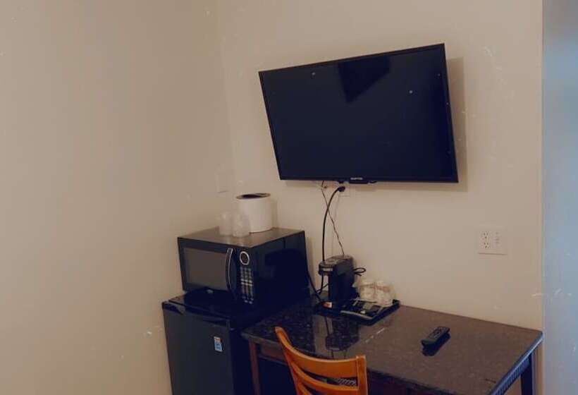 جناح جونيور, Kronborg Inn