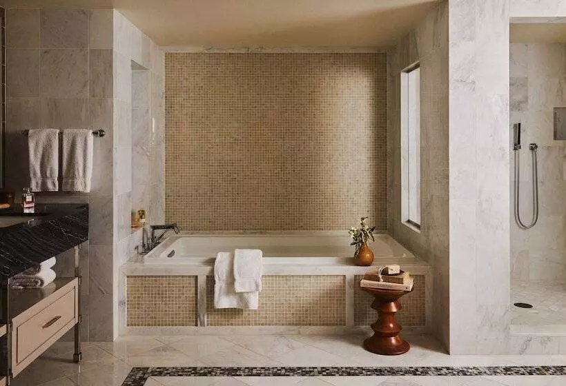 سوئیت پرزیدنت, L Ermitage Beverly Hills