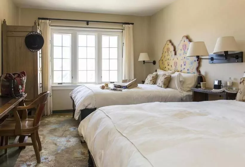 اتاق کلاسیک, La Fonda On The Plaza
