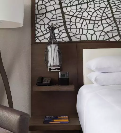 キングサイズベッドのスタンダードルーム, Marriott Orlando Airport Lakeside