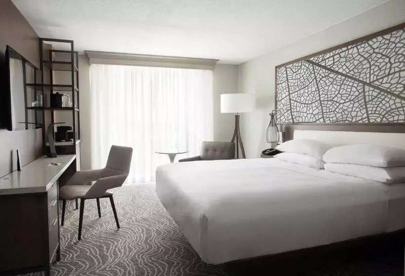キングサイズベッドのスタンダードルーム, Marriott Orlando Airport Lakeside