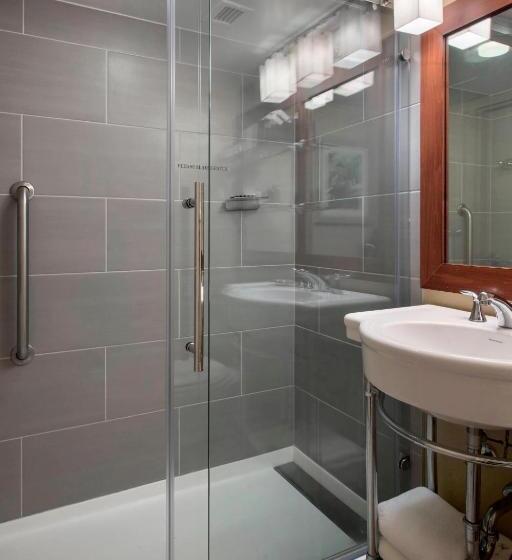 キングサイズベッドのスタンダードルーム, Marriott Saddle Brook