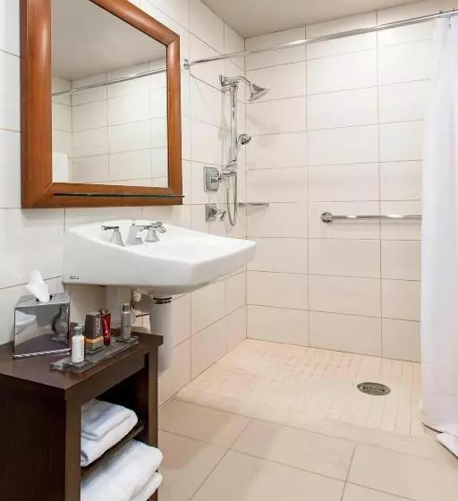 Standard-invahuone, Rochester Airport Marriott