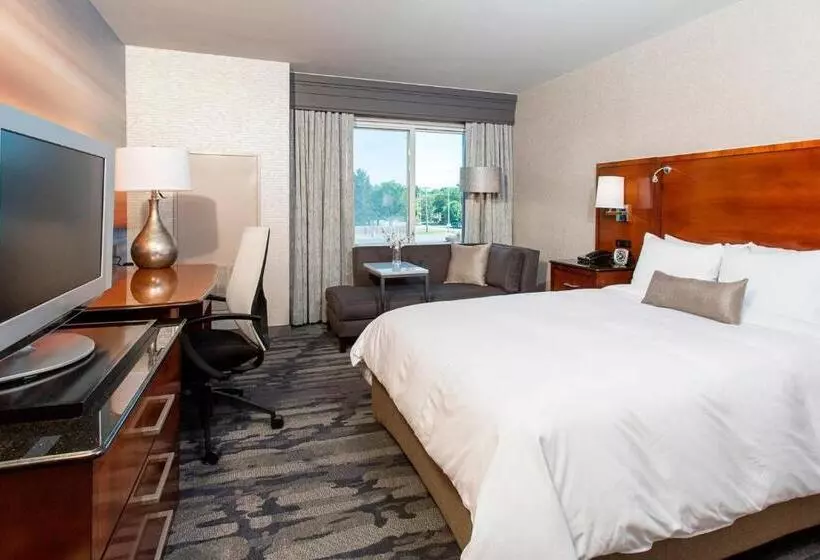Standard-invahuone, Rochester Airport Marriott
