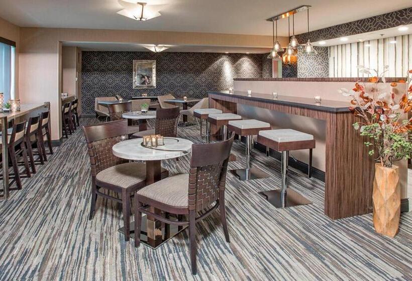 Люкс Ejecutiva 2 Спальни, Rochester Airport Marriott