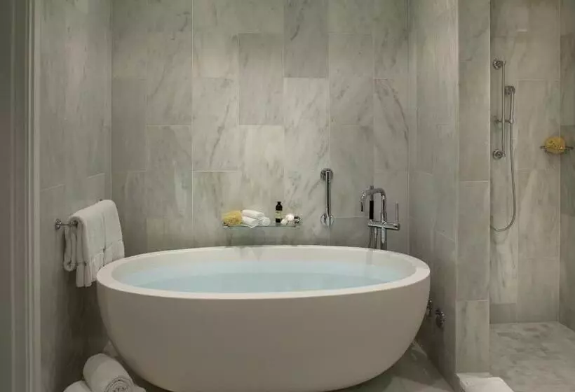 سوئیت 2 خوابه, The London West Hollywood At Beverly Hills
