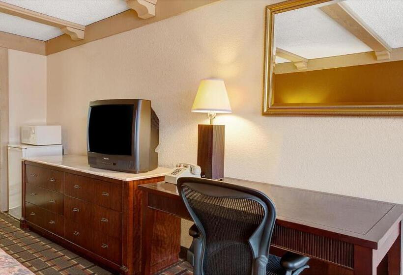 غرفة قياسية سرير كينج, Knights Inn Greensburg